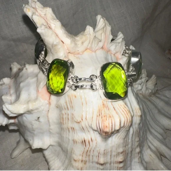 Gorgeous Faceted Green Quartz Handcrafted 925 Bracelet - Picture 8 of 14